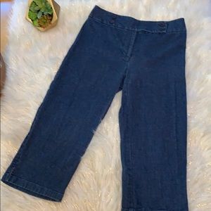 EUC Ann Taylor Dark Denim Capri Jeans